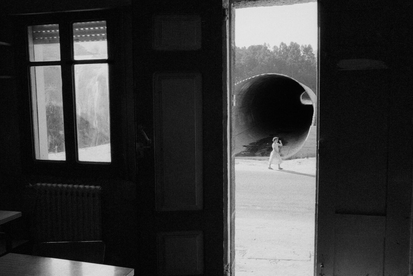 Photographic Social Vision - Construcción de la autopista del Atlántico. Daños en casas y cultivos. Pontevedra, 1977