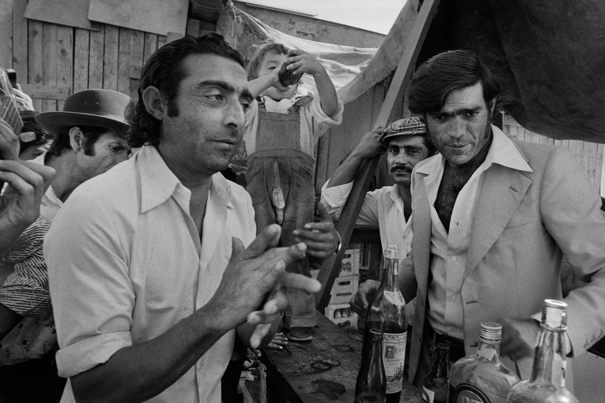 Photographic Social Vision - Noces. Poblat gitano. Penamoa. La Corunya, 1976
