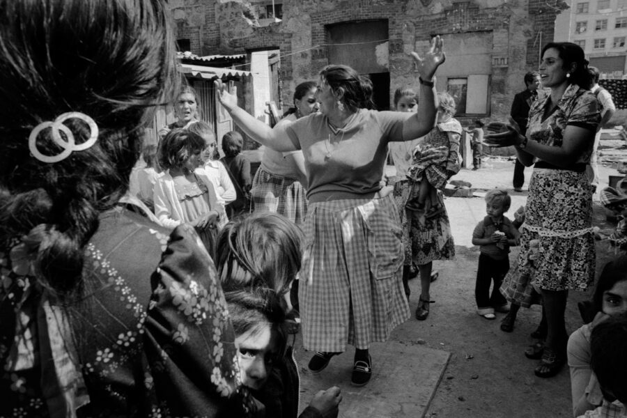 Photographic Social Vision - Noces. Poblat gitano. Penamoa. La Corunya, 1976