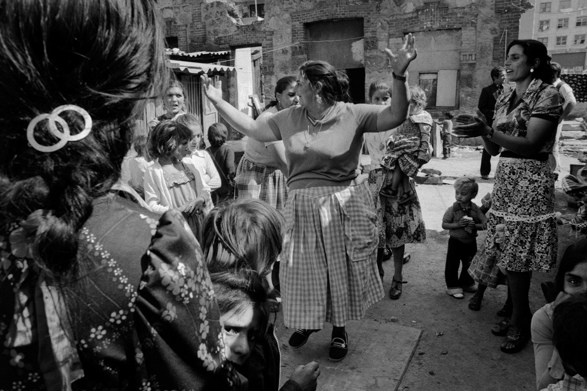 Photographic Social Vision - Noces. Poblat gitano. Penamoa. La Corunya, 1976