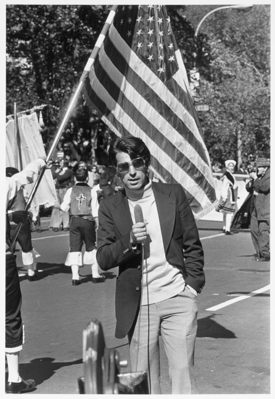 Photographic Social Vision - Jesús Hermida en el Desfile de La Raza. New York, 1972