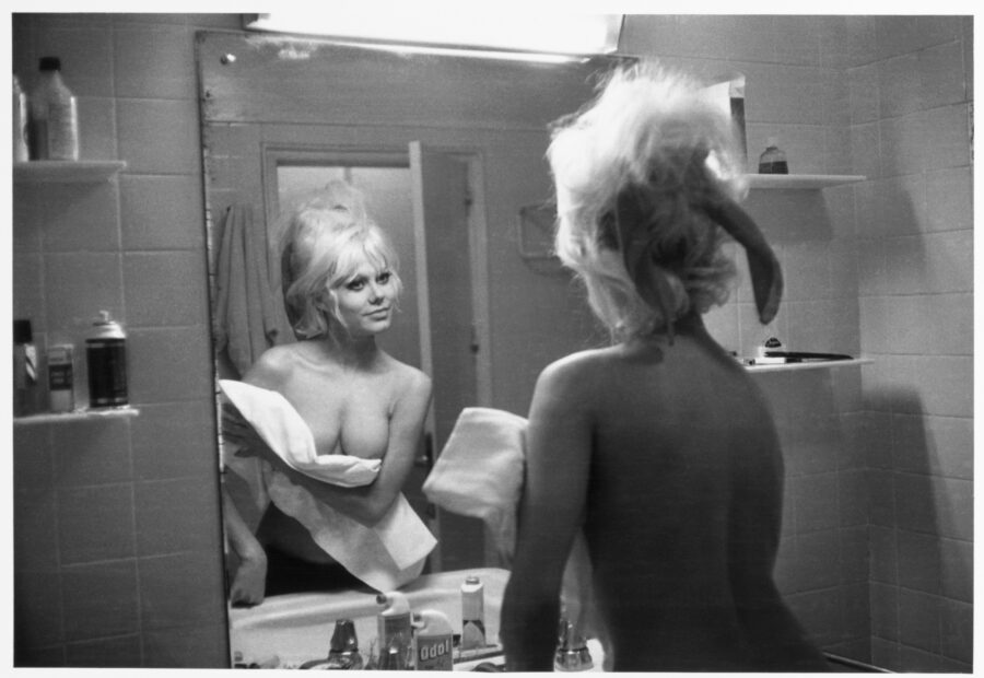 Photographic Social Vision - Charo Baeza en el Hotel Hilton. Madrid, 1967.