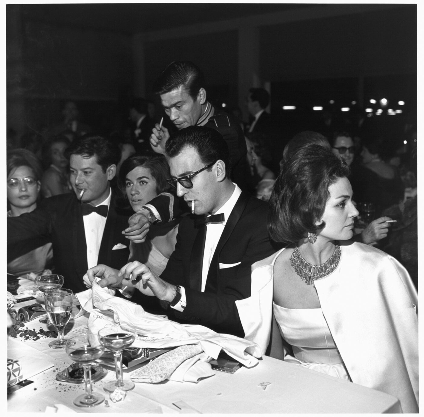 Photographic Social Vision - El actor Vicente Parra, la periodista Natalia Figueroa, el  compositor Augusto Algueró y su esposa, Carmen Sevilla.  Madrid, 1962.