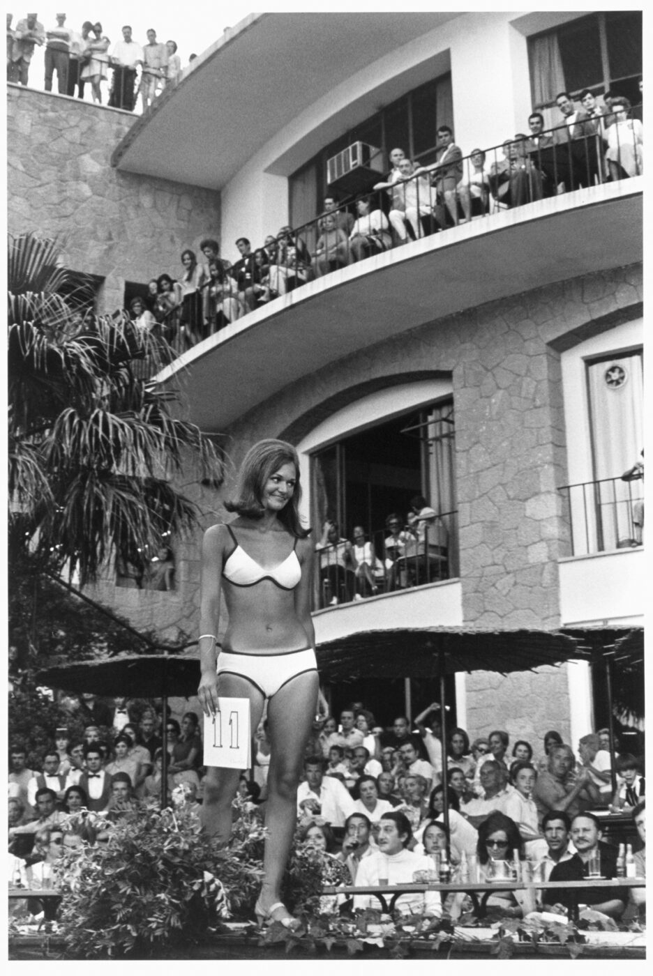 Photographic Social Vision - Desfile de misses en bikini. Mallorca, 1969.