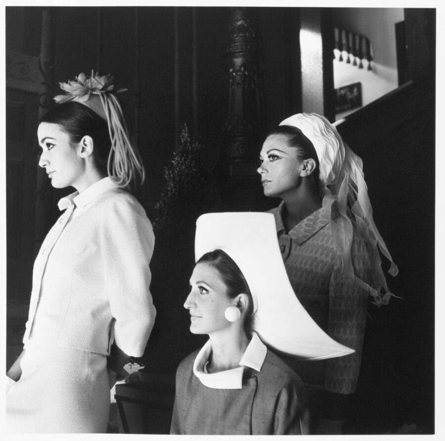 Photographic Social Vision - Dos imágenes de la sesión fotográfica con sombreros del diseñador Antonio Nieto. Madrid, 1967.