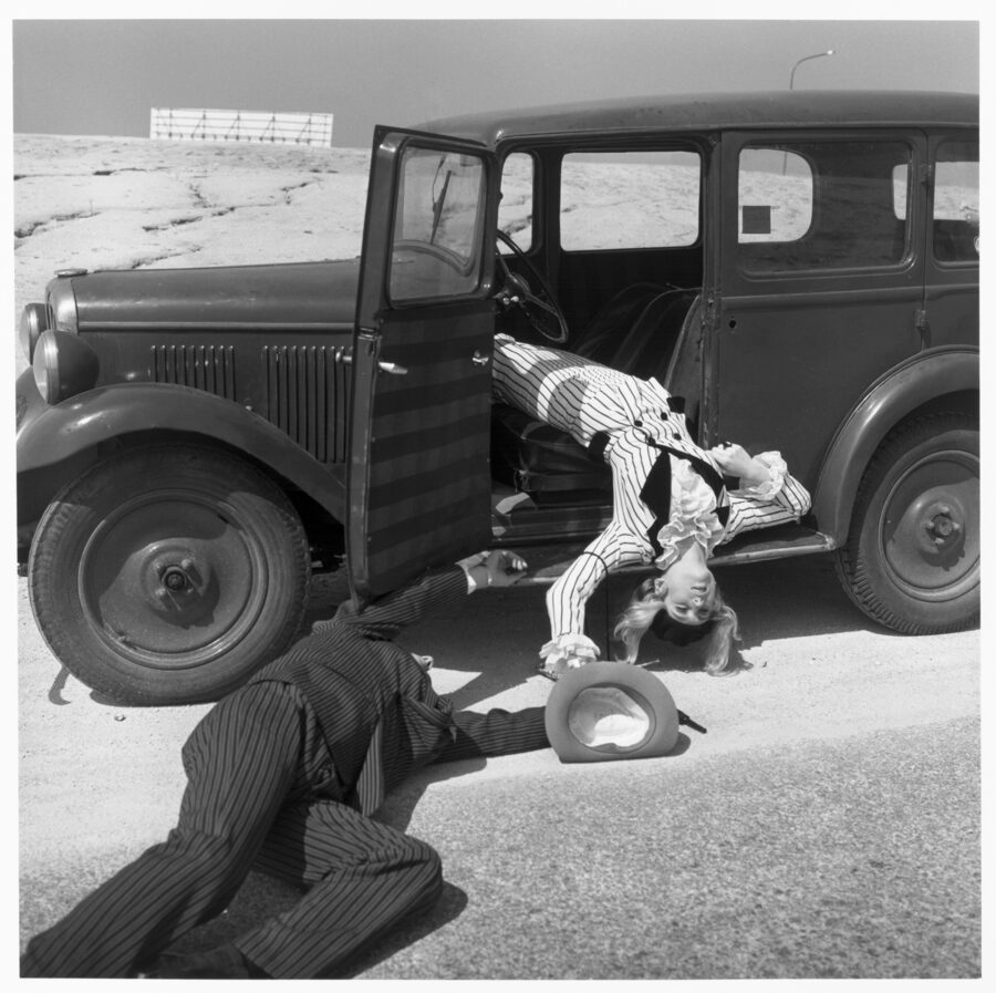 Photographic Social Vision - Sesión fotográfica con la temática Bonnie and Clyde y la actriz Sandra Le Blocq. Madrid, 1968.