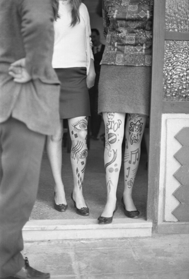 Photographic Social Vision - Editorial de moda «Piernas pintadas», Madrid, ca. 1966