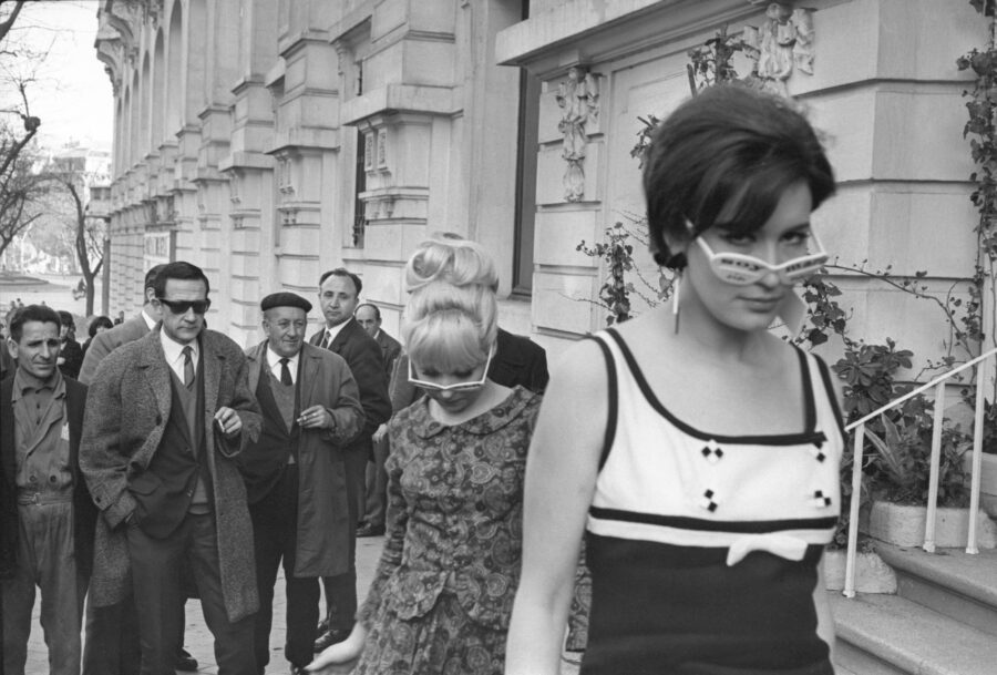 Photographic Social Vision - “Las gafas con anuncio, en órbita”, reportaje publicado en Pueblo, Madrid, 1966