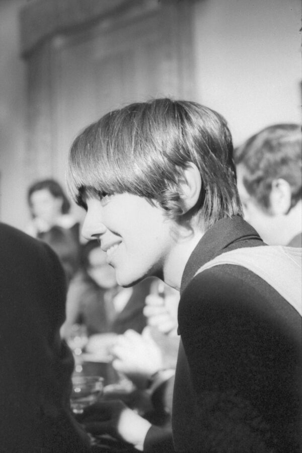 Photographic Social Vision - Mary Quant en el desfile que presentó en la Embajada Inglesa, Madrid, 21 de marzo de 1968