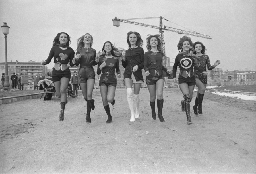 Photographic Social Vision - Reportaje “Las nuevas brujas” publicado en Pueblo, Madrid, 1971