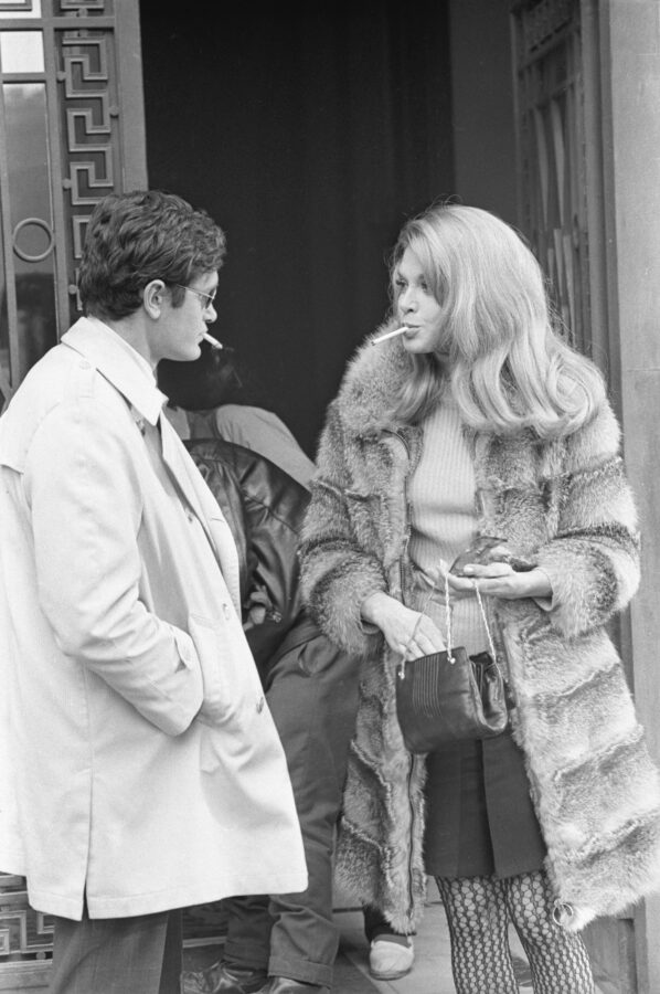 Photographic Social Vision - Teresa Gimpera durante el rodaje del film Tuset Street, dirigido por Jorge Grau y Luis Marquina,  Barcelona, diciembre de 1967