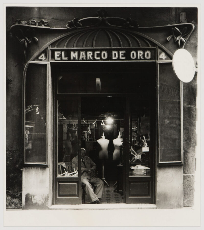 Photographic Social Vision - El marc d’or. Barcelona, ​​1960