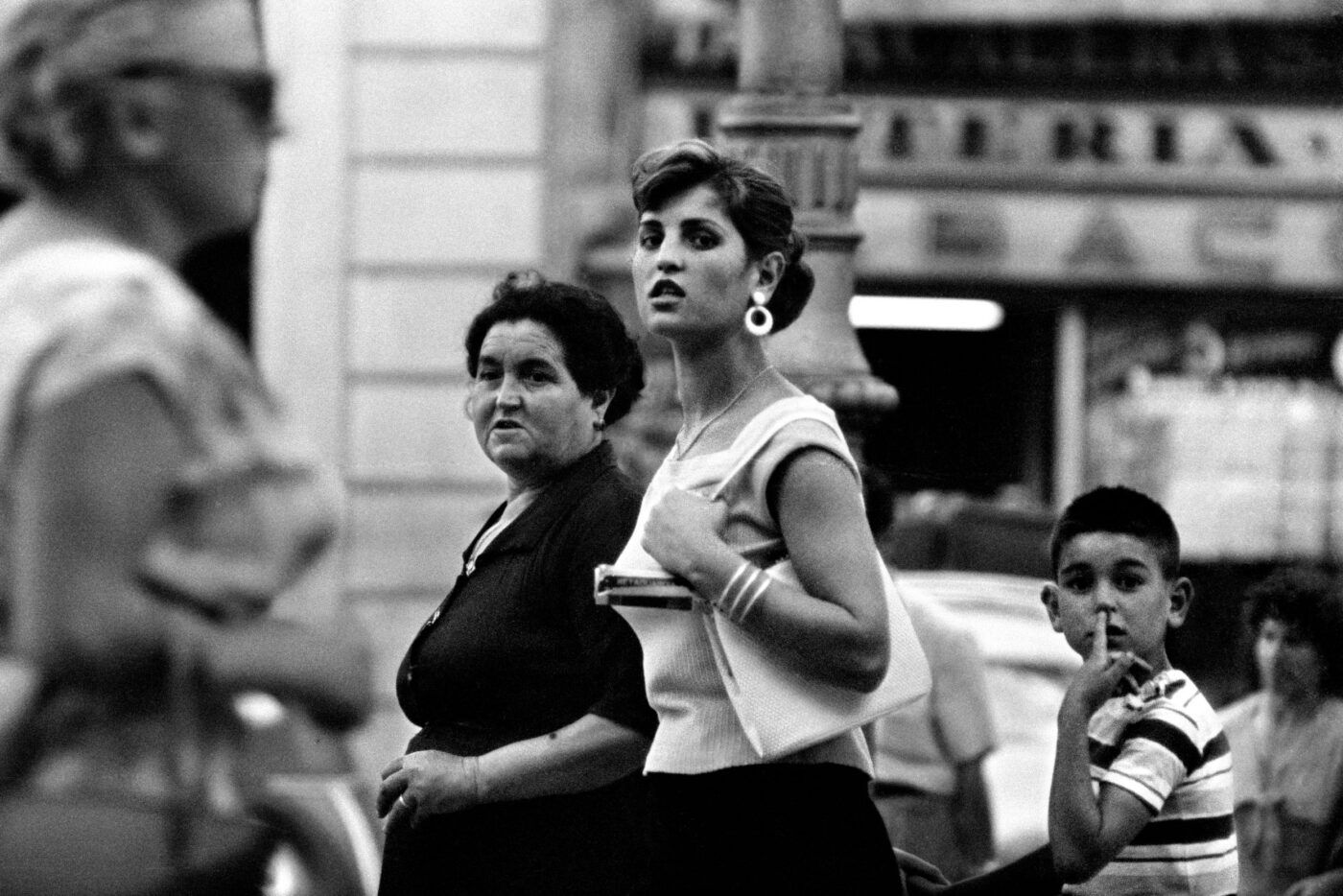 Photographic Social Vision - Madre e hija, La Rambla. Barcelona, 1957