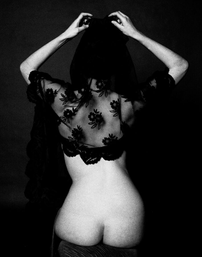 Photographic Social Vision - Mantilla 2. Homenatge a Romero de Torres. Barcelona, 1985