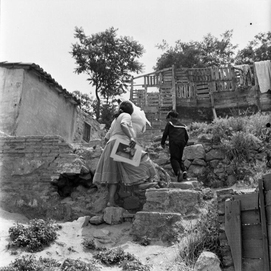 Photographic Social Vision - Día de la primera comunión. Montjuïc. Barcelona, 1963