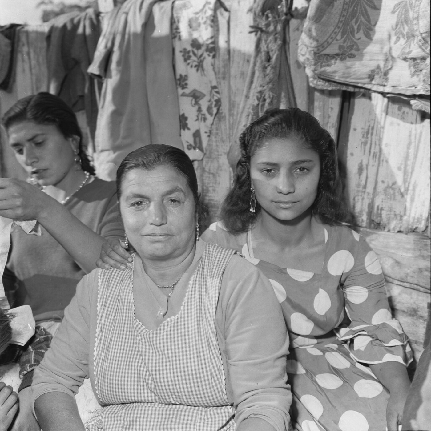 Photographic Social Vision - La Rana y su hija. Montjuïc. Barcelona, 1965