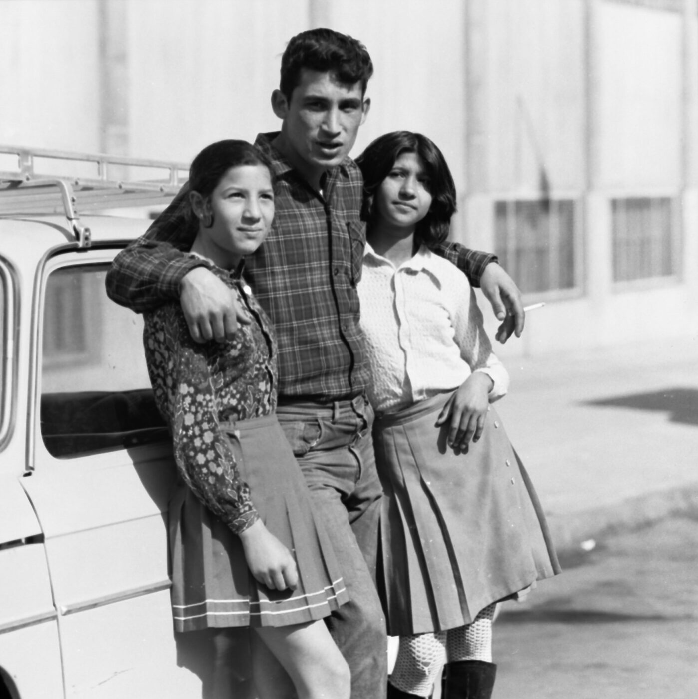Photographic Social Vision - La Chochi, El tio Mono y La Mulata. Montjuïc. Barcelona, 1974