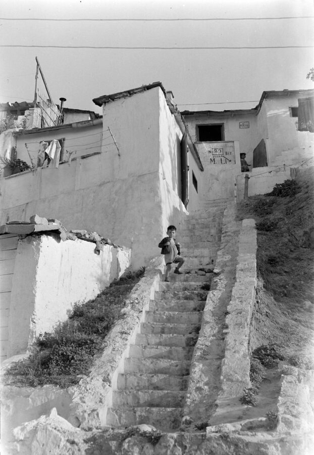 Photographic Social Vision - Pasaje de la Viñeta. Montjuïc, Barcelona, 1960