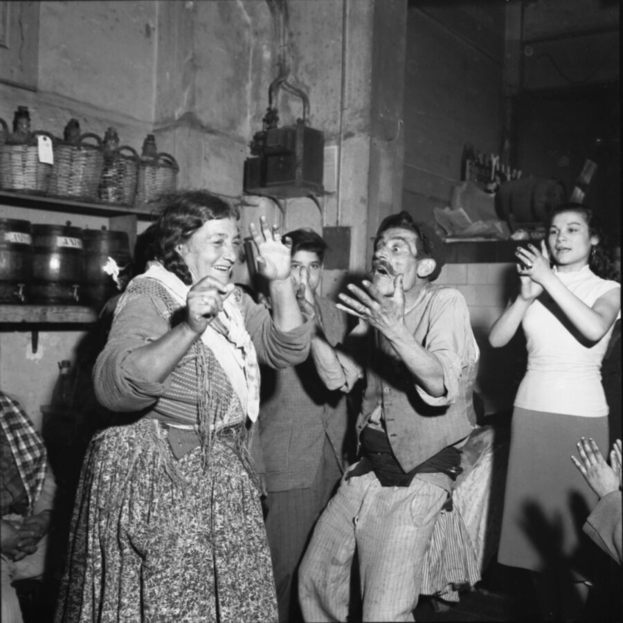 Photographic Social Vision - Indalencio  y La Anika,. Verbena de San Juan en la bodega Casa Rosita. Barcelona, ca. 1960