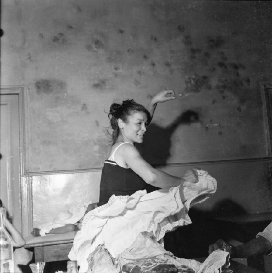 Photographic Social Vision - Verbena de San Juan en la bodega Casa Rosita. Barcelona, ca. 1960