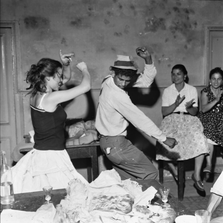 Photographic Social Vision - Verbena de San Juan en la bodega Casa Rosita. Barcelona, ca. 1960