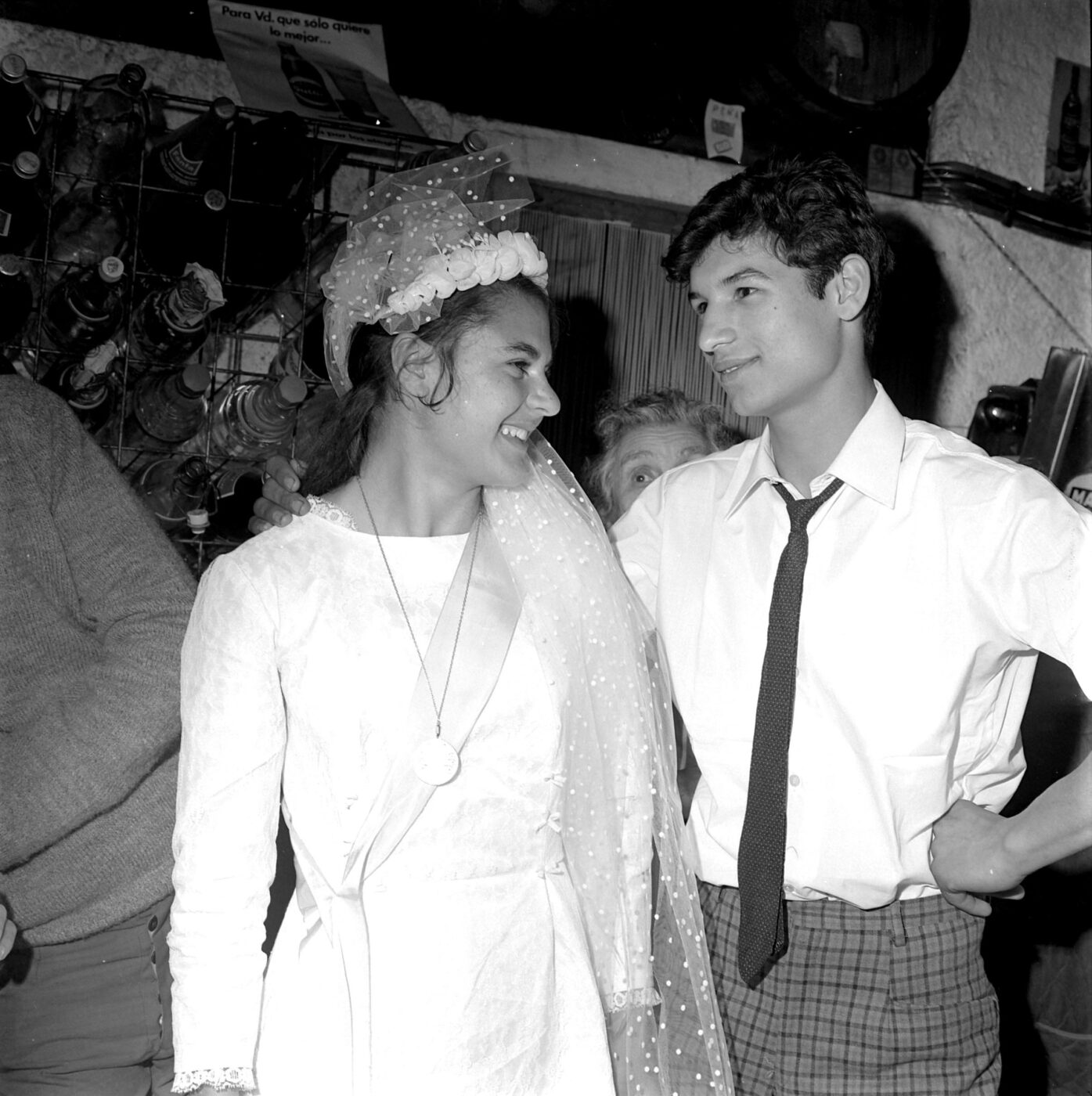 Photographic Social Vision - Boda de El Baturro y La Uta. Fiesta en la bodega Casa Rosita. Barcelona, 1968