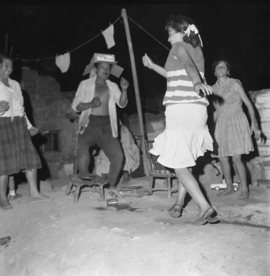 Photographic Social Vision - Fiesta nocturna. La Celestina. Montjuïc, Barcelona, 1970