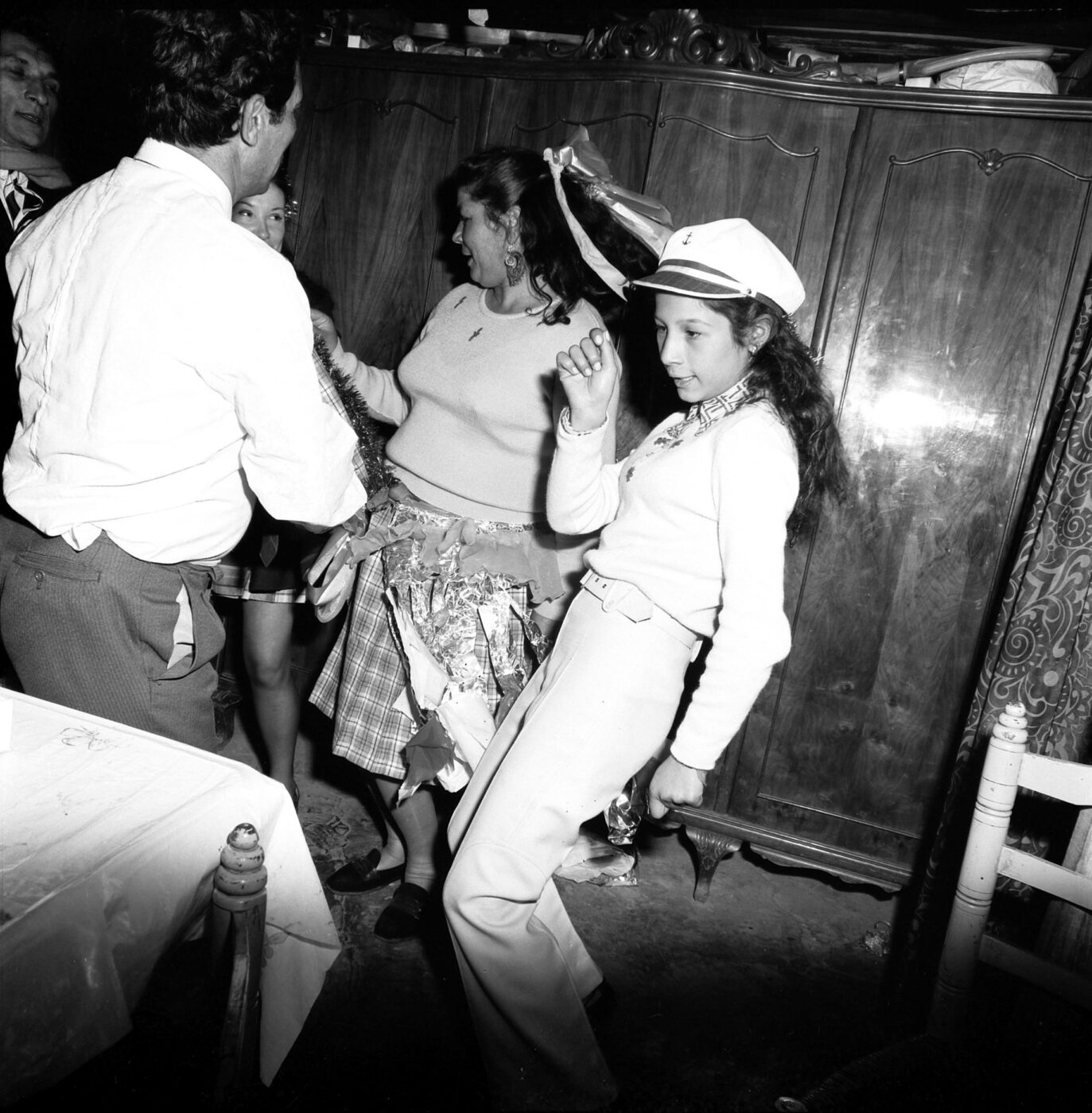 Photographic Social Vision - Nochebuena en la barraca de La tia María. Montjuïc. Barcelona, 1970