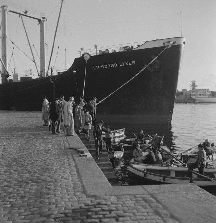 Photographic Social Vision - Port de Barcelona, c. 1940