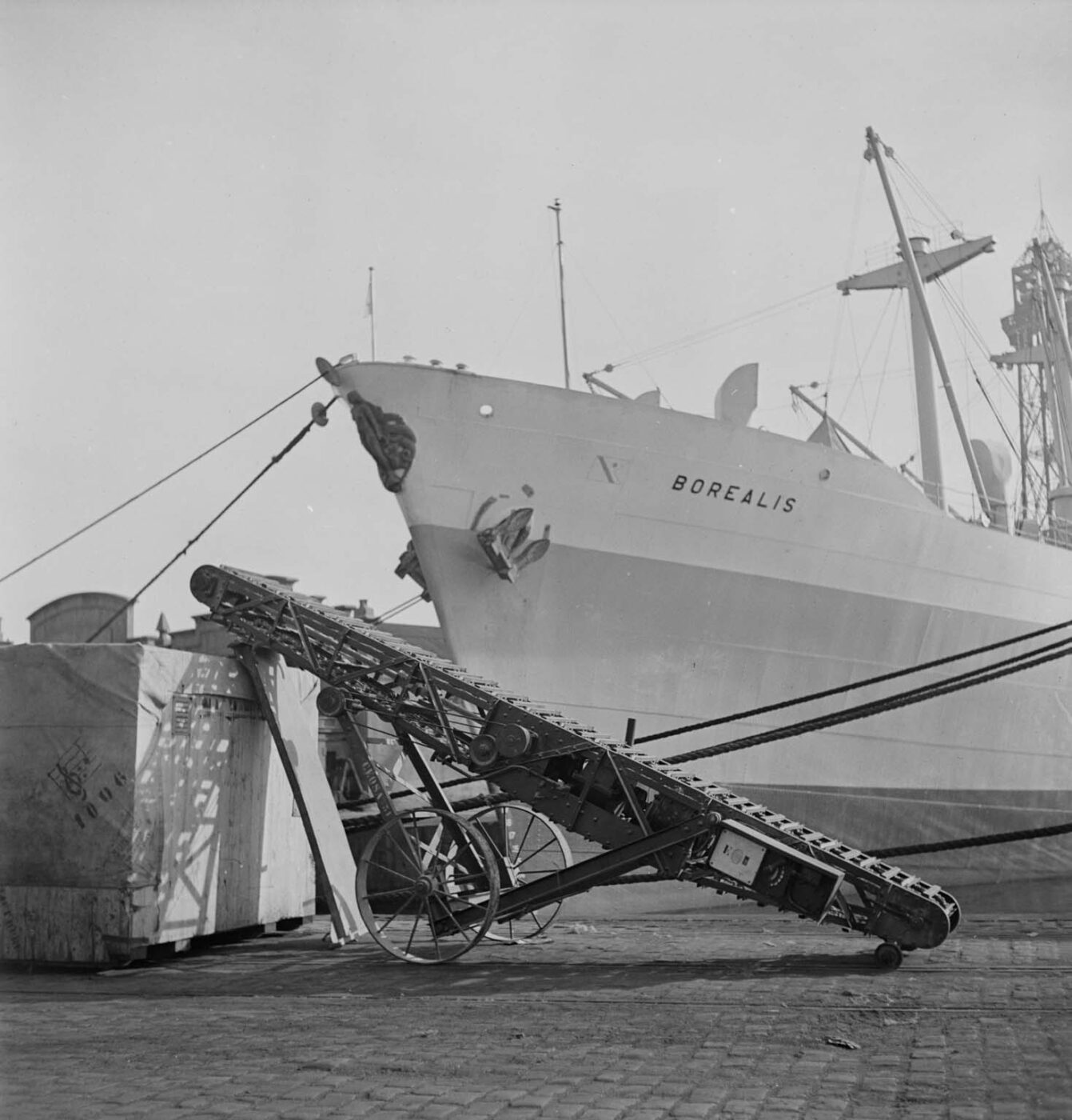 Photographic Social Vision - Port de Barcelona, c. 1940