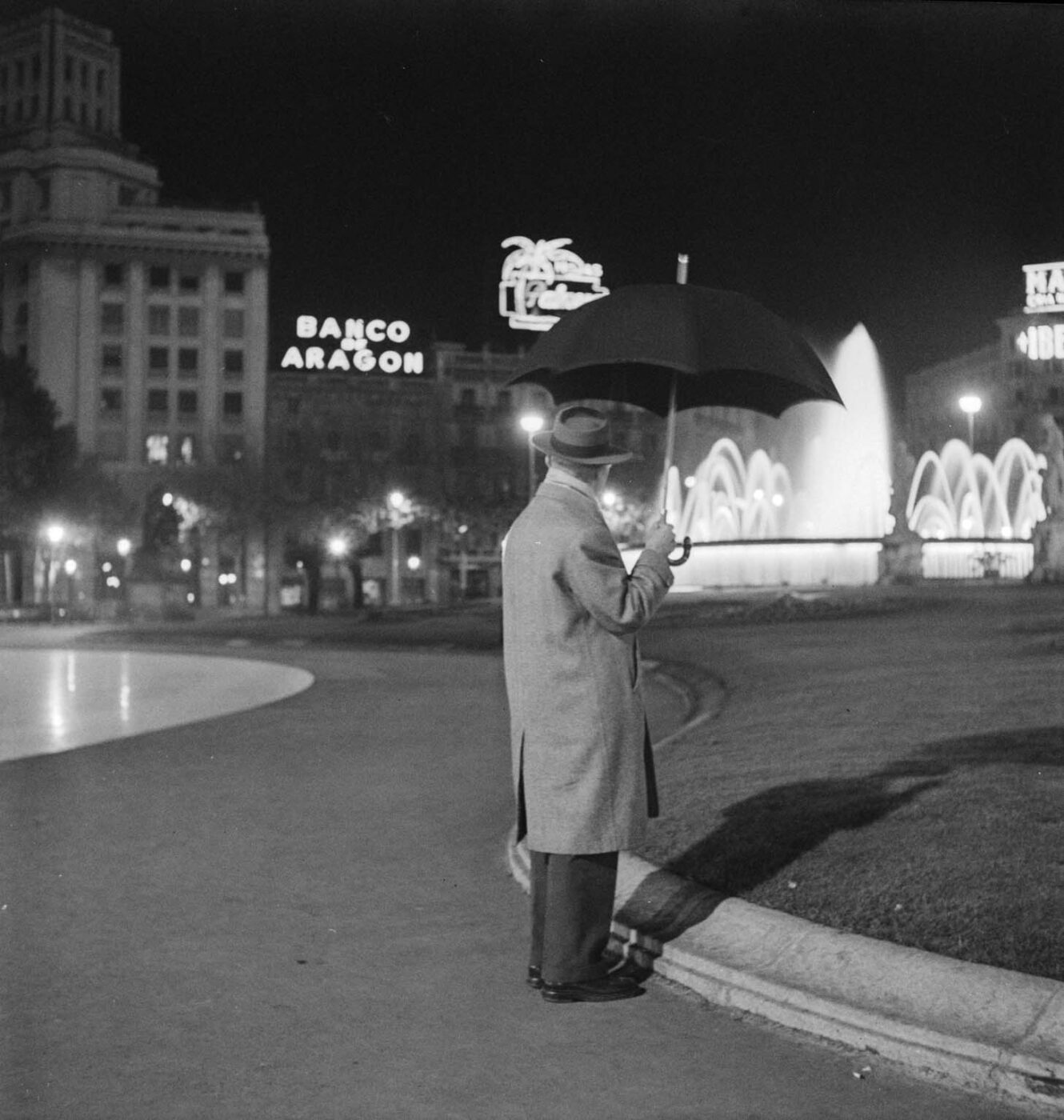 Photographic Social Vision - Plaça Catalunya, Barcelona, c. 1940