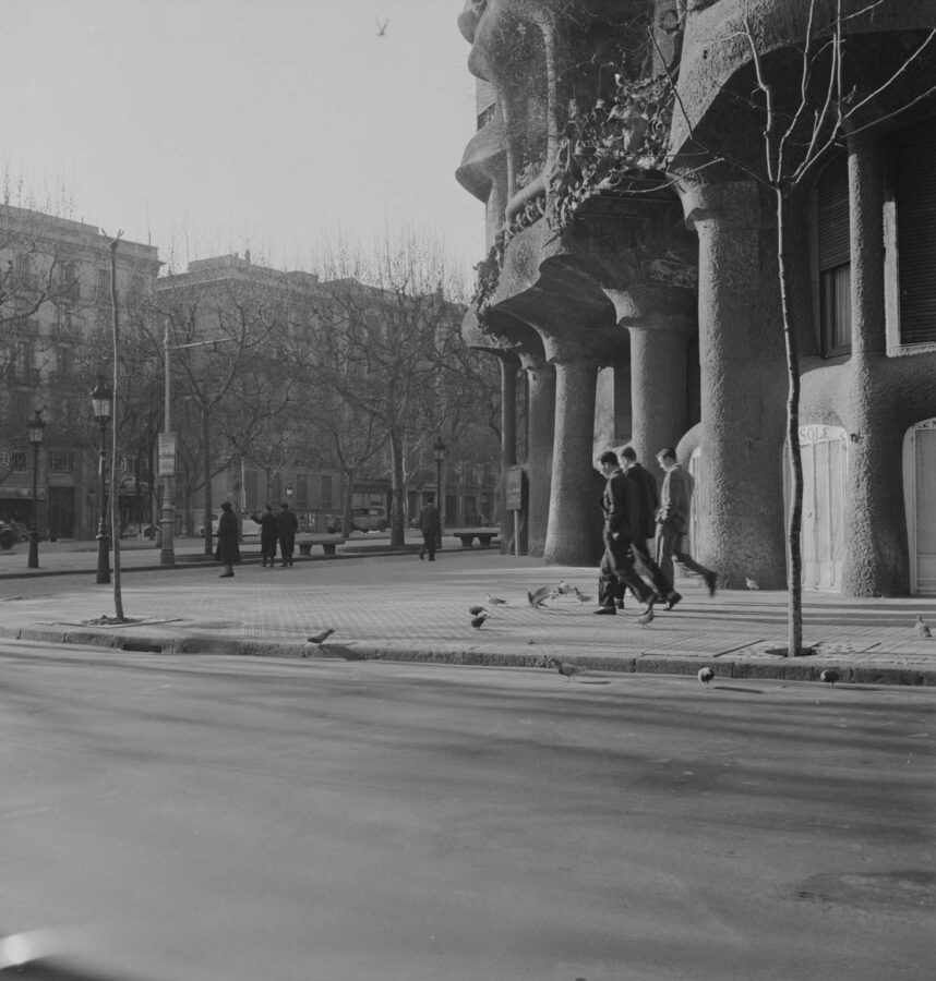 Photographic Social Vision - La Pedrera, Barcelona, c. 1940