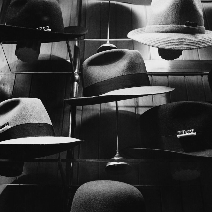 Photographic Social Vision - Barreteria Obach. Barcelona, ​​1979