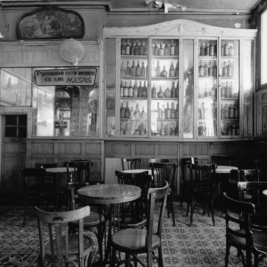 Photographic Social Vision - Bar Marsella. Barcelona, 2013