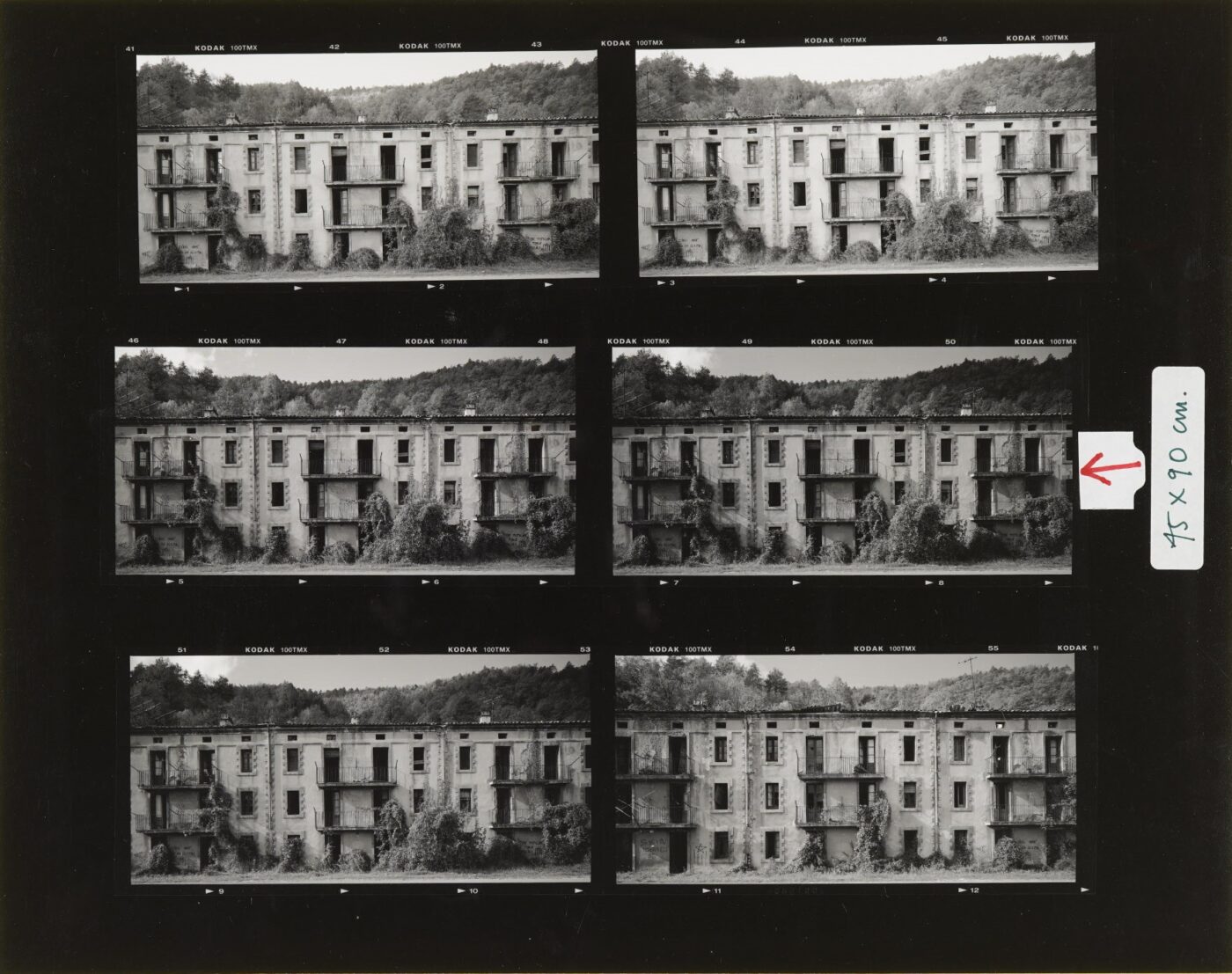 Photographic Social Vision - Colonia téxtil de Santa Maria. Hoja de contactos. Ripoll, Girona, 2006