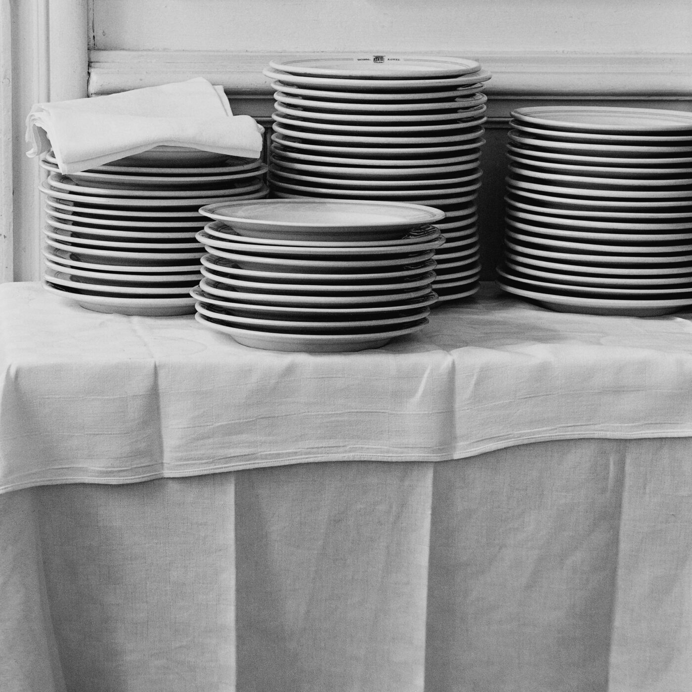 Photographic Social Vision - Ferran Freixa – Royal Hotel. Bagnères-de-Luchon, França | Bagnères-de-Luchon, França | 1982