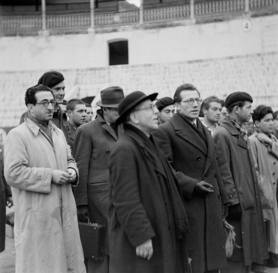 Photographic Social Vision - Évadés. Plaza de toros de Málaga, diciembre 1943
