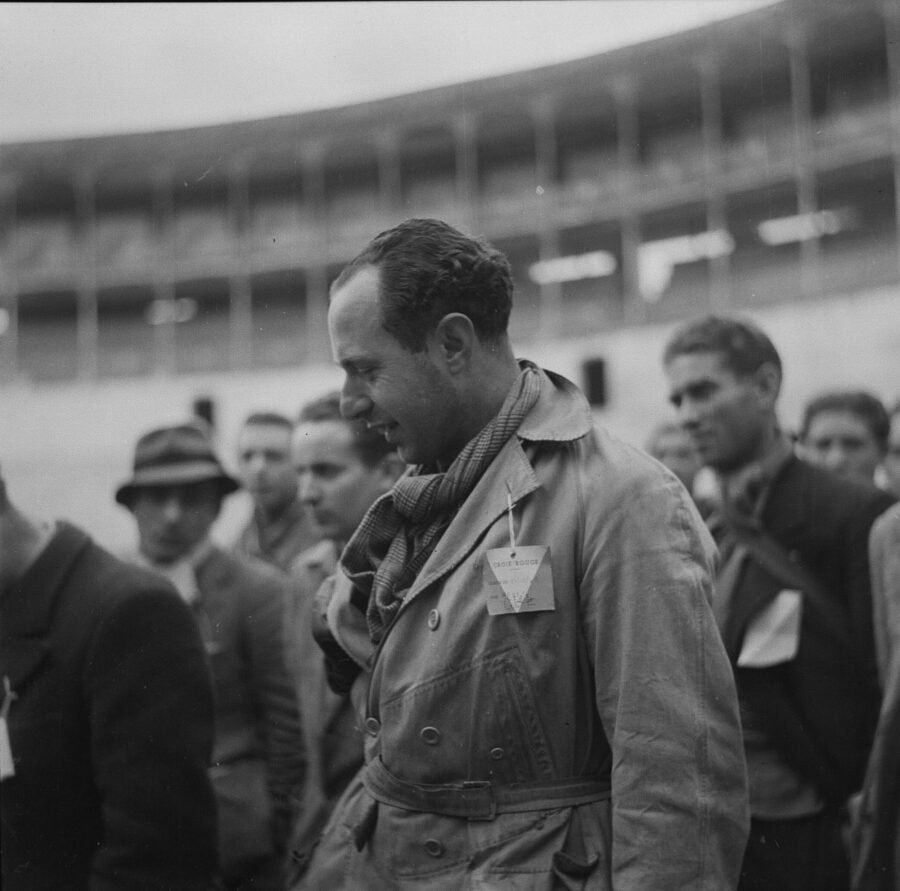 Photographic Social Vision - Évadés. Plaza de toros de Málaga, diciembre 1943