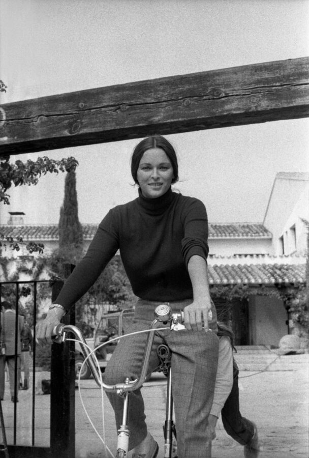 Photographic Social Vision - L’actriu italiana Lucia Bosé, a casa seva a Somosaguas. Madrid, 1969