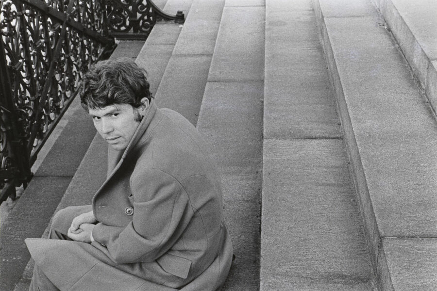 Photographic Social Vision - Raphael antes de actuar en Talk of the Town. Londres, 1968