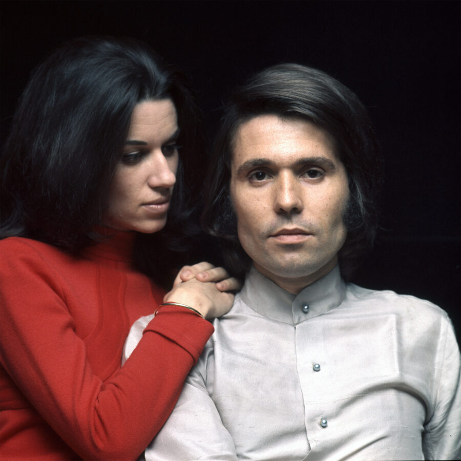 Photographic Social Vision - Foto de estudio de Raphael y la periodista Natalia Figueroa como pareja