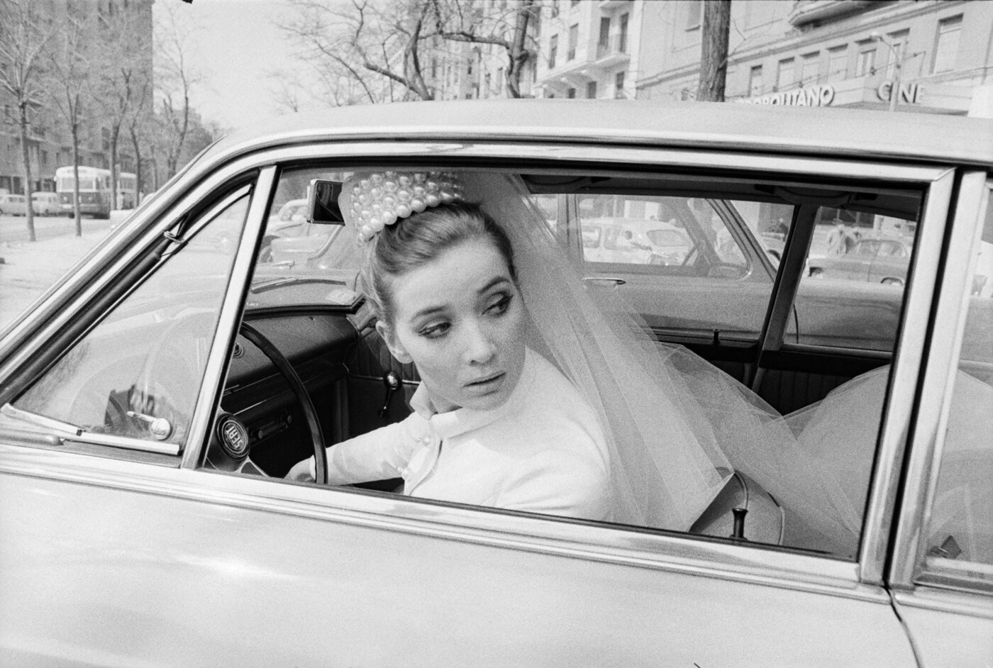 Photographic Social Vision - La actriz y modelo Sonia Bruno durante un rodaje. Madrid, 1968