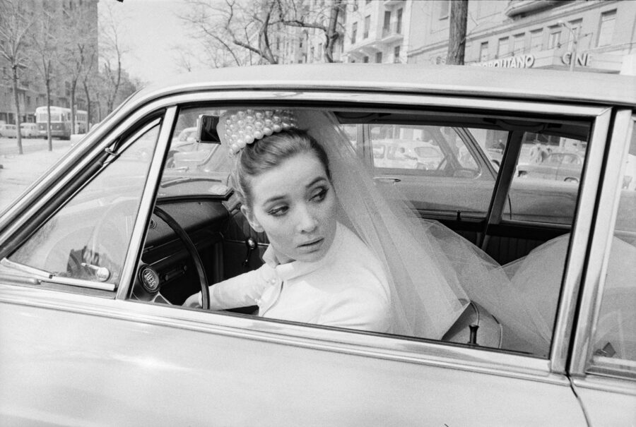 Photographic Social Vision - La actriz y modelo Sonia Bruno durante un rodaje. Madrid, 1968