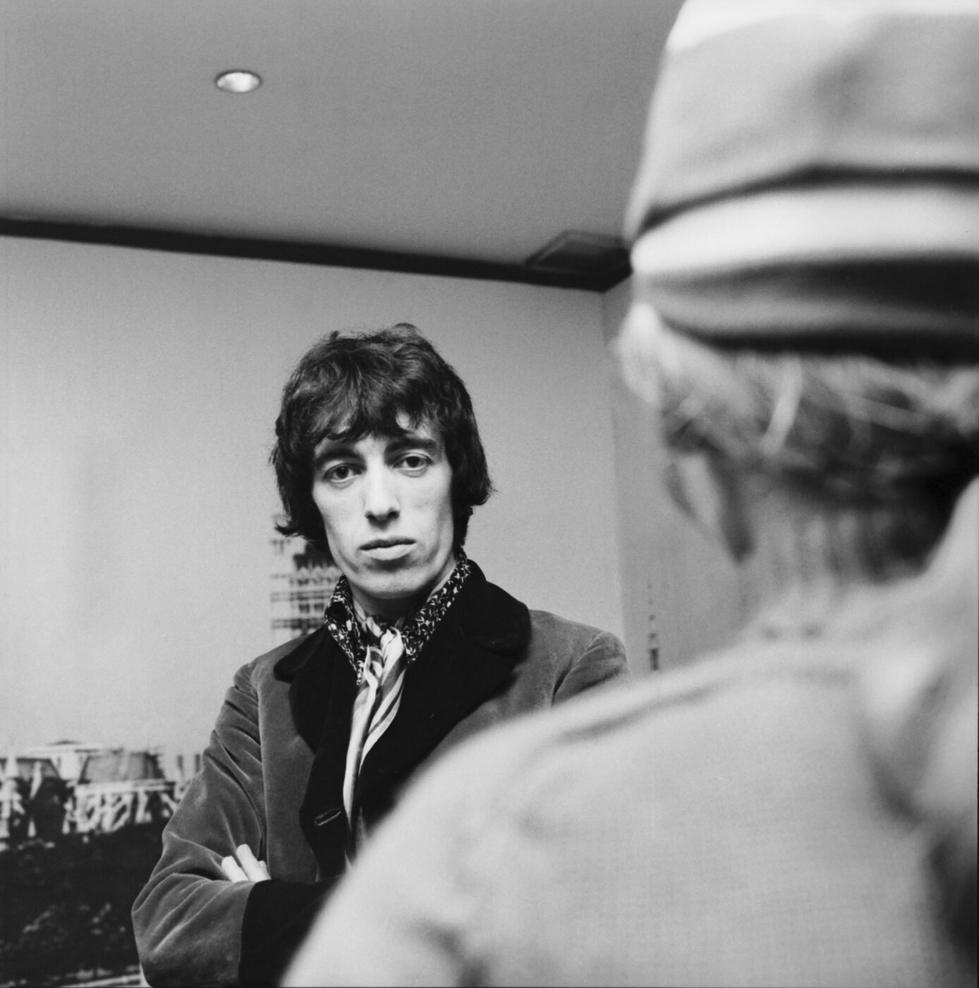 Photographic Social Vision - Bill Wyman, bajista de The Rolling Stones en una sesión de moda para el modisto Juanjo Rocafort. Madrid, 1967