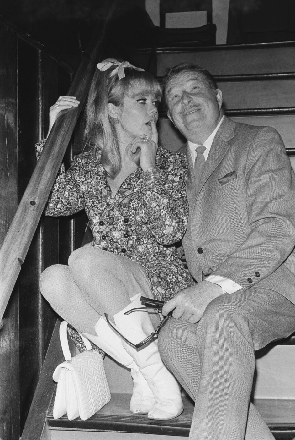 Photographic Social Vision - El músico Xavier Cugat y su esposa Charo Baeza, actriz y cantante, en Madrid, en 1967