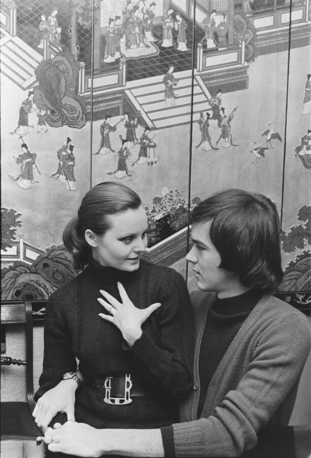 Photographic Social Vision - Rocío Dúrcal y Antonio Morales “Junior” durante el anuncio de su boda. Madrid, 1969