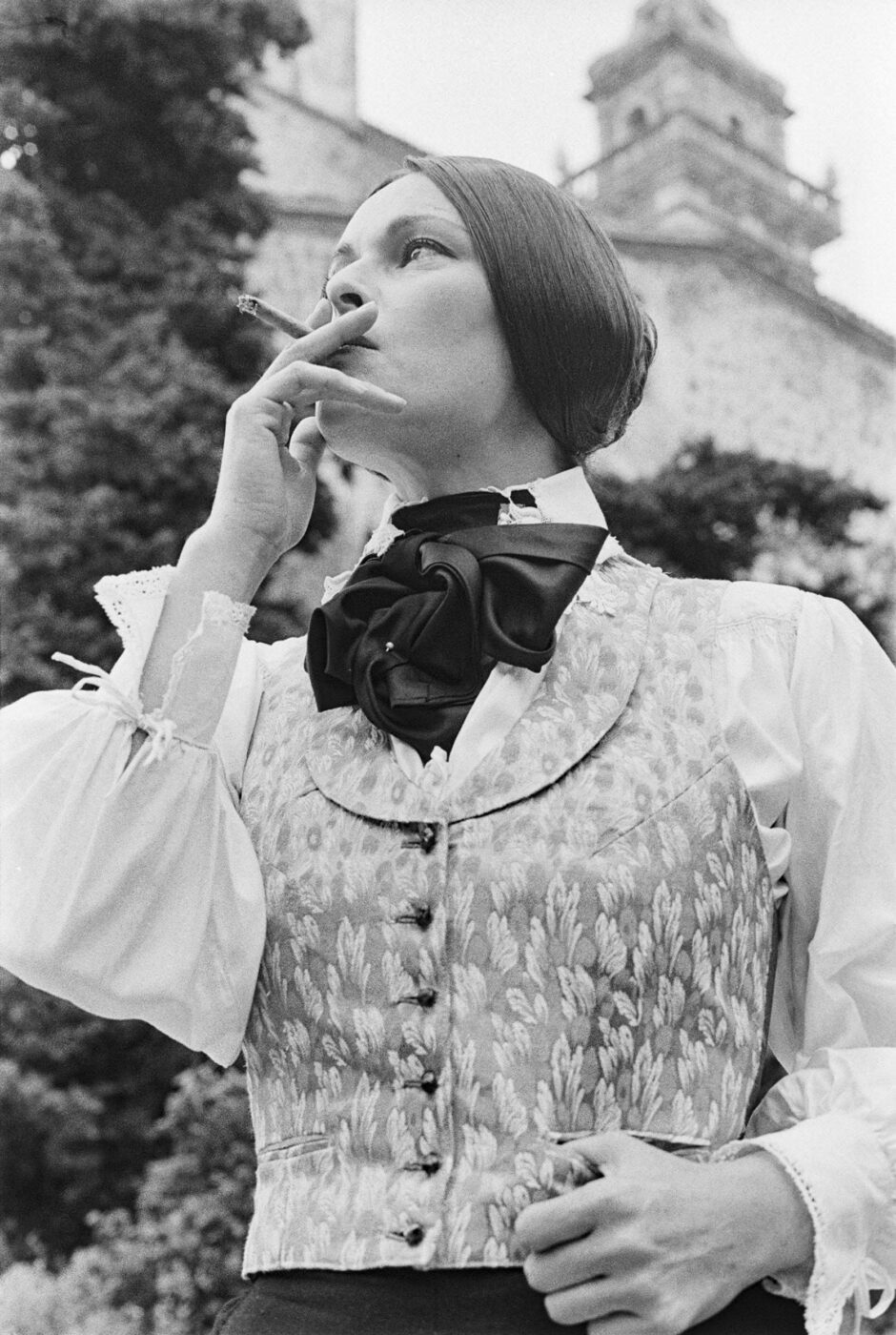 Photographic Social Vision - La actriz italiana Lucía Bosé caracterizada como George Sand durante el rodaje de la película “Un invierno en Mallorca”, dirigida por Jaime Camino. Mallorca, 1969
