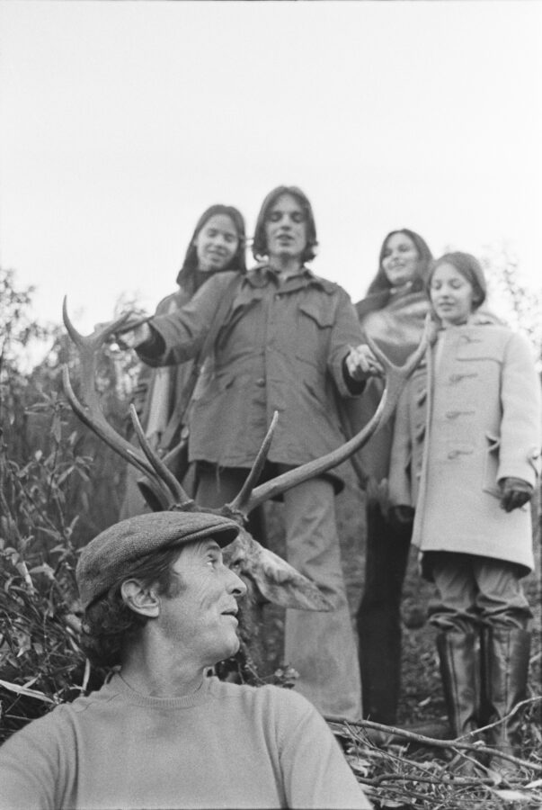 Photographic Social Vision - Luis Miguel Dominguín, Lucía Bose y los hijos de ambos en la finca del torero en Andújar. Jaén, 1972